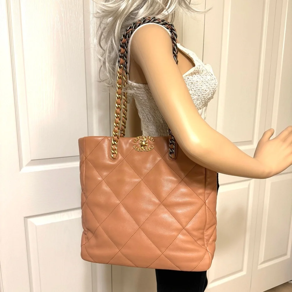 CHANEL Lambskin Quilted Leather Shopping Bag in Light Caramel Brown - Picture 4 of 16